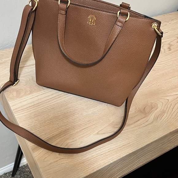 Tommy Hilfiger NWOT Cognac solid satchel bag - Picture 5 of 9